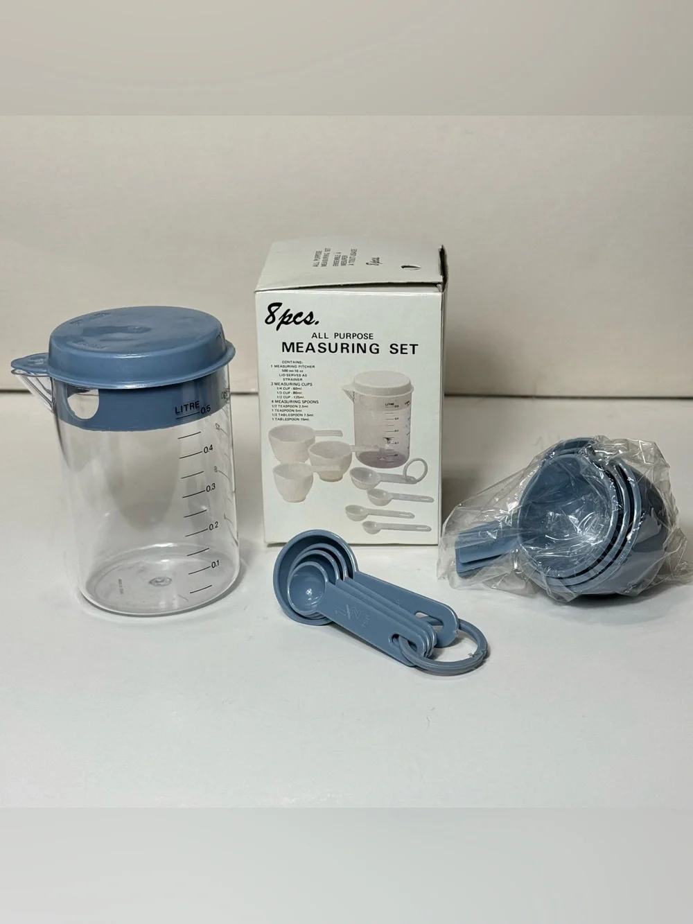 Vintage 8 Piece Plastic Measuring Cup Measuring Spoon Pitcher Set New Old Stock